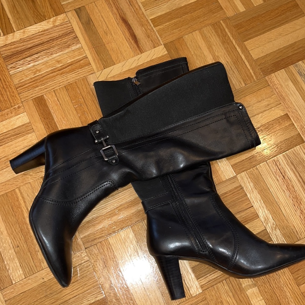 Anne Klein Black Heeled Boots